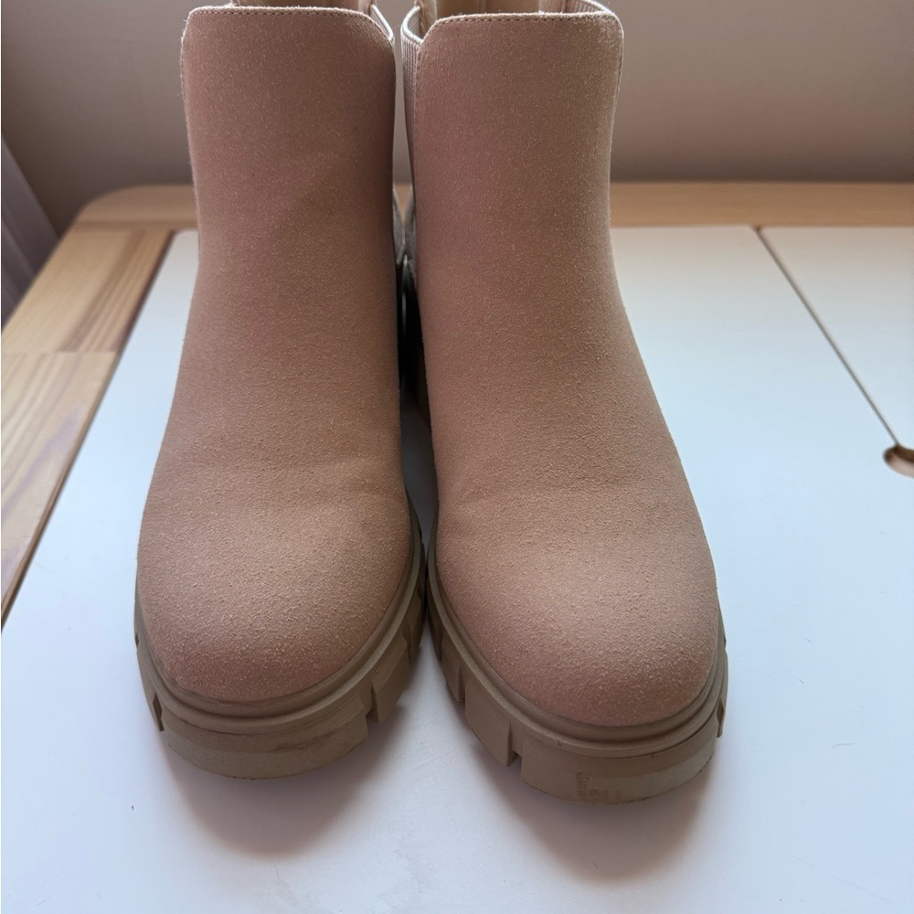 Tan Chelsea Boots - Picture 4 of 8